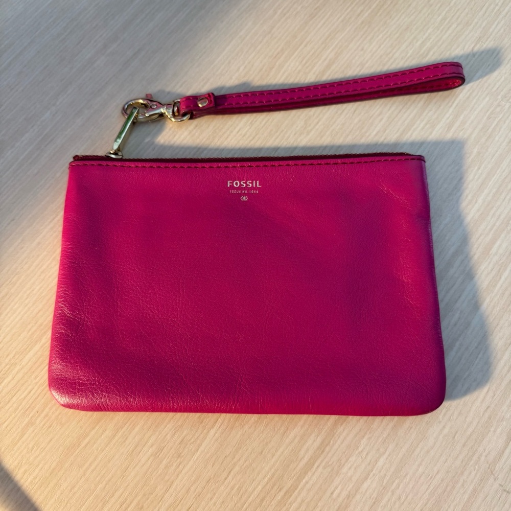 Fossil Fuchsia Leather Wristlet